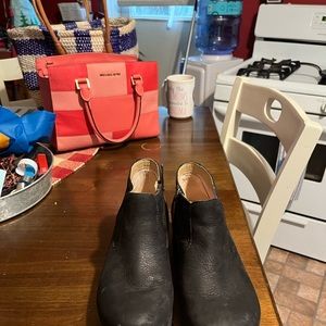 Dansko black ankle boots hardly wore asking $65.00 paid $140.00 for them.
